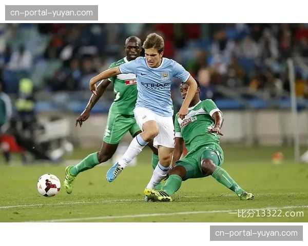 “压迫从娃娃抓起”:曼城青训学院向媒体开放展示U16梯队的战术训练课。 “压迫从娃娃抓起”:曼城青训学院向媒体开放展示U16梯队的战术训练课。