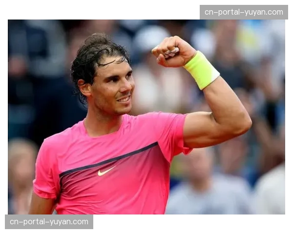 “现场镜头:摩纳哥主帅怒斥球员退防过深,场边激动指挥压迫阵型” “现场镜头:摩纳哥主帅怒斥球员退防过深,场边激动指挥压迫阵型”